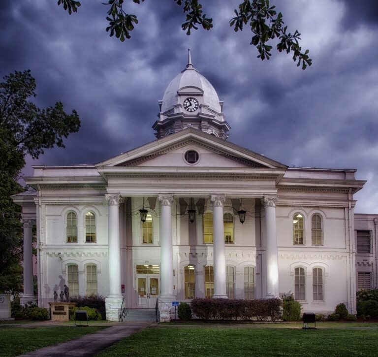 courthouse, alabama, building-226689.jpg